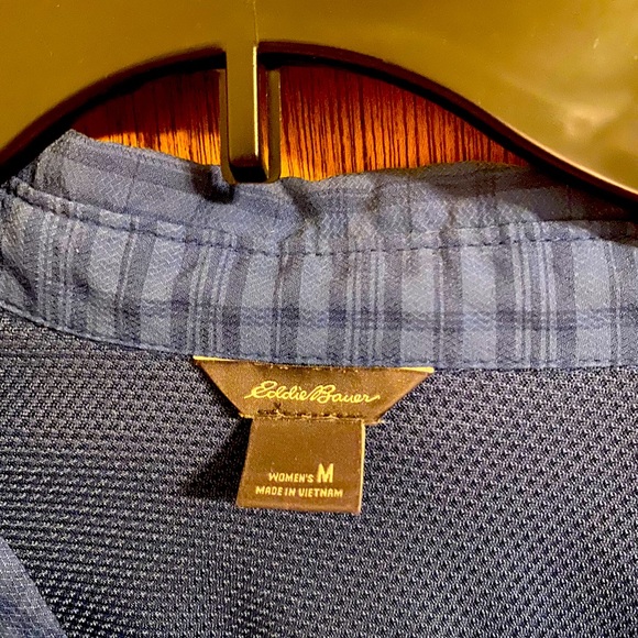 Eddie Bauer Women's Blue Button Up Blouse - Picture 2 of 4